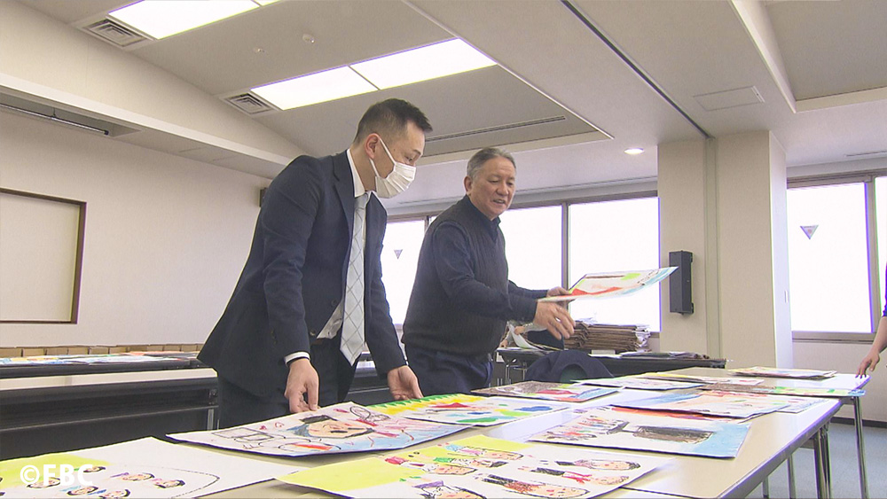 図画部門の審査の様子