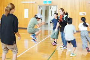 途切れず続く。それもその筈…