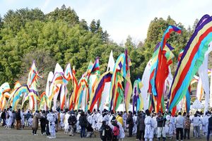 この氏子達が、列をなして町を練り歩く。