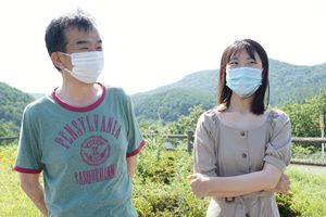 車の中で「避暑」していた？娘さん。親子と伯父での3人旅でした。