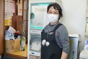 マシコ理容の店主。約50年、町の人の髪を切り続けている。