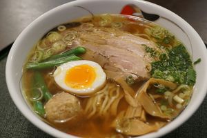 しゃもラーメン。川俣シャモをたくさん使っている。