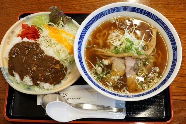 ラーメンセット。味噌味もある。