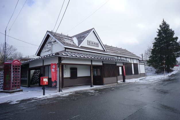 その名も「磐梯町駅」から歩いてみます…。