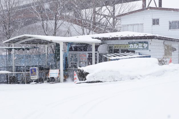 こちら、雪割橋にほど近いお店「カルミヤ」。