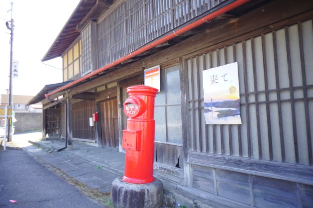 昔懐かしのタイプのポスト。