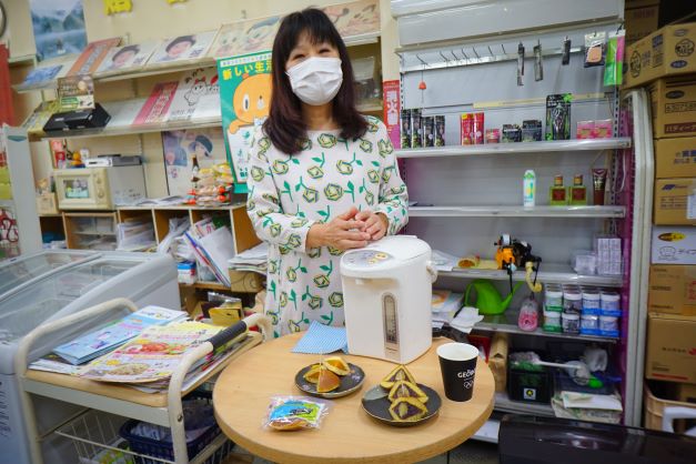 お湯が用意されているのは、高校生がカップ麺を間食できるようにだ。