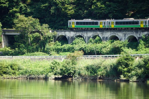 眼鏡橋も、自然豊かな周りの風景に馴染む。