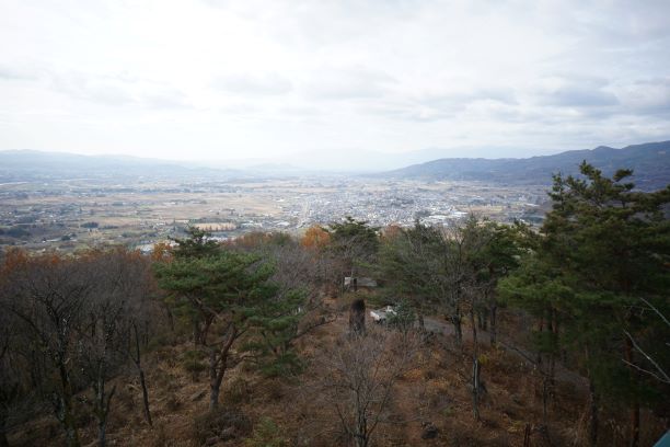 頂きからの展望は、最高。町を一望できる。