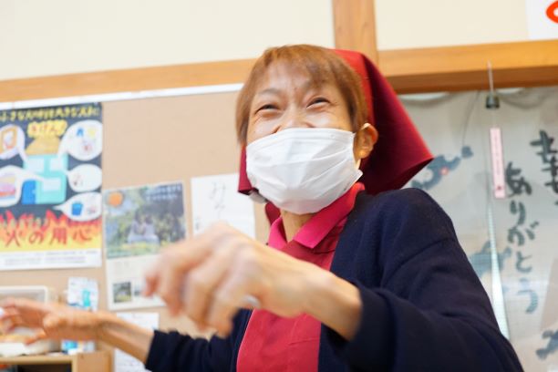 突然の取材に、戸惑う店員さん。