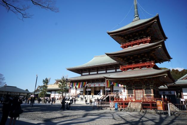 私にとっての今年初参詣は、ロケ先の成田山新勝寺となった。