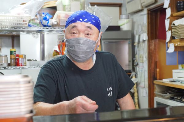 何と肉は、さっきお邪魔した「肉の東部」から仕入れているそう。繋がった…。