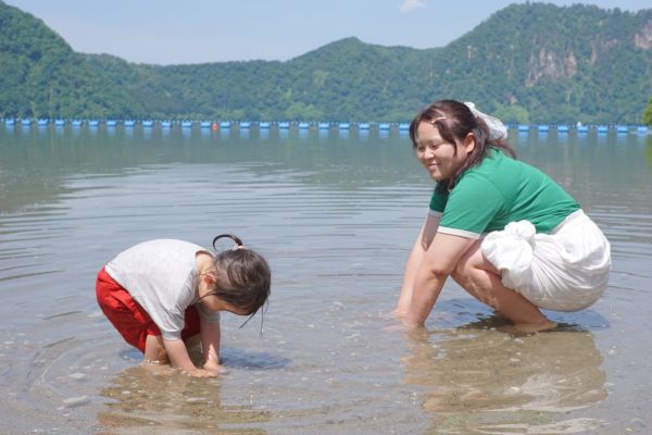 湖水の砂は、砂場の砂とは違うかな？