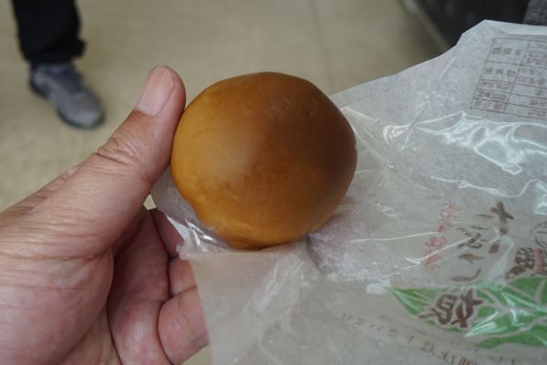 これぞ焼まんじゅうというフォルムと色。
