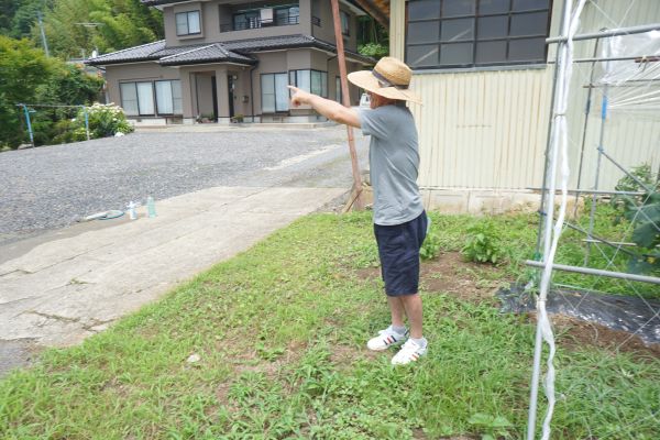 乳石ならこの先の神社の所にあるそう。