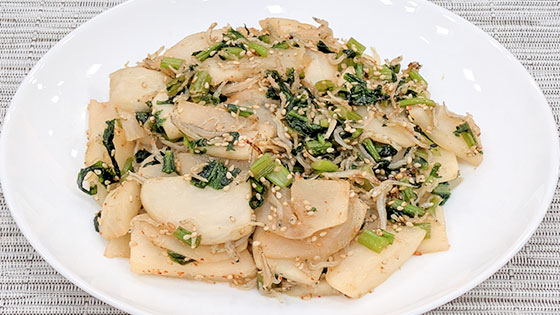 『根菜でヘルシーに』短時間で味しみ！【かぶとちりめん炒め】
