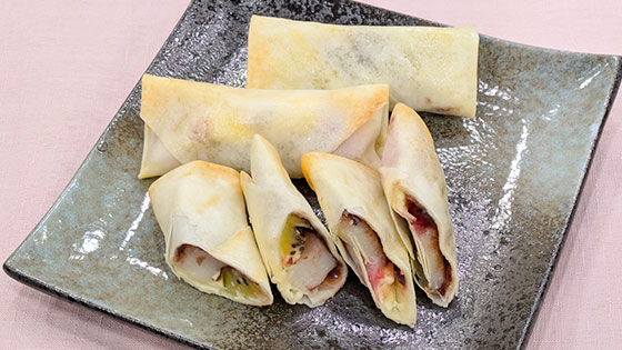 『まだまだ食べたい！もちアレンジ』じっくり焼いてパリッと【もちフルーツ春巻き】