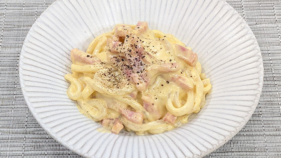 『春は卵』うま味の相乗効果でおいしく!【和風カルボナーラうどん】
