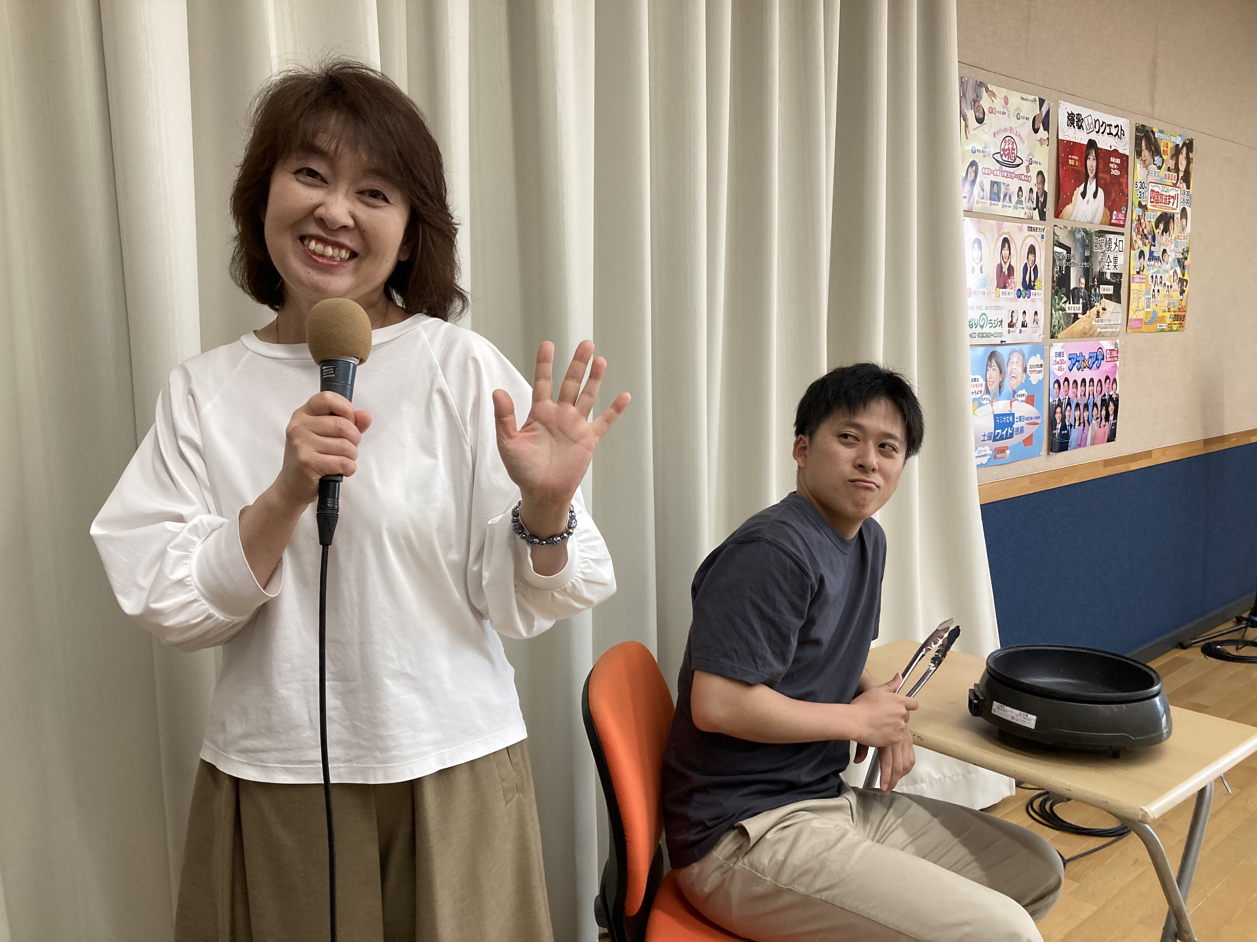 ひとりカラオケ中の大塚さん🎤✨