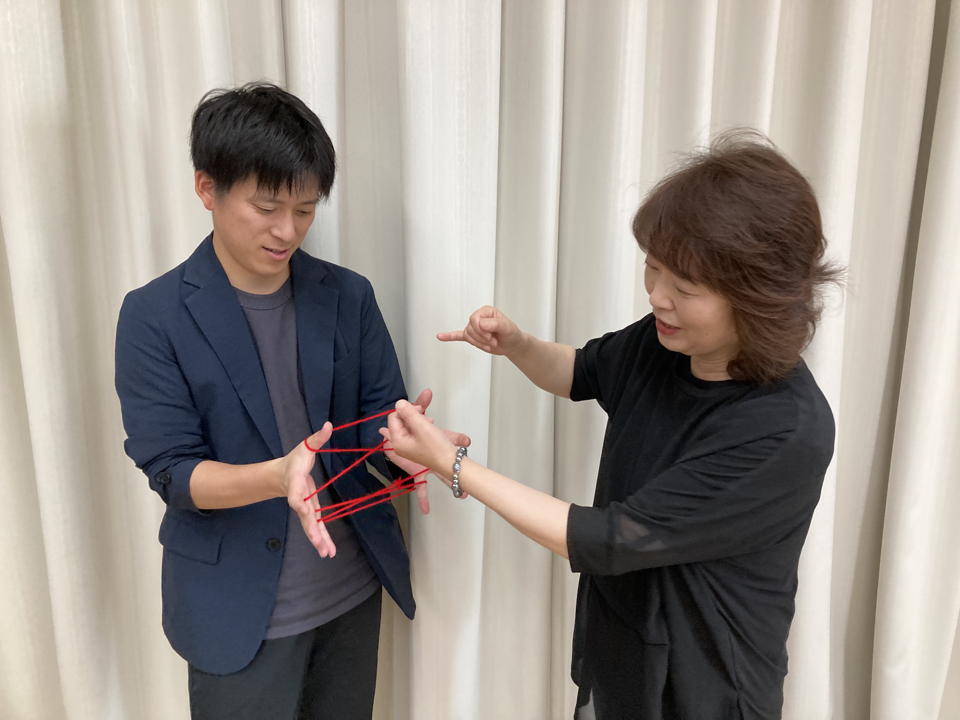 仲良くあやとり🧶