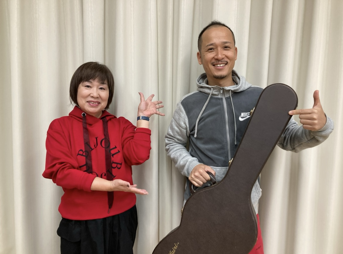 ギターと一緒にバスに乗って…🌞❤