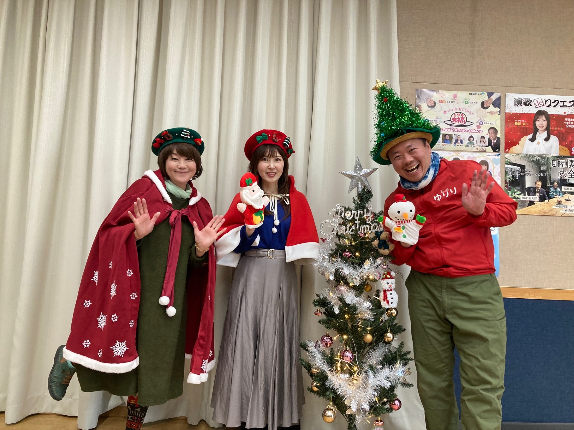 トリオ・ザ・信号のクリスマスバージョン衣装🎅