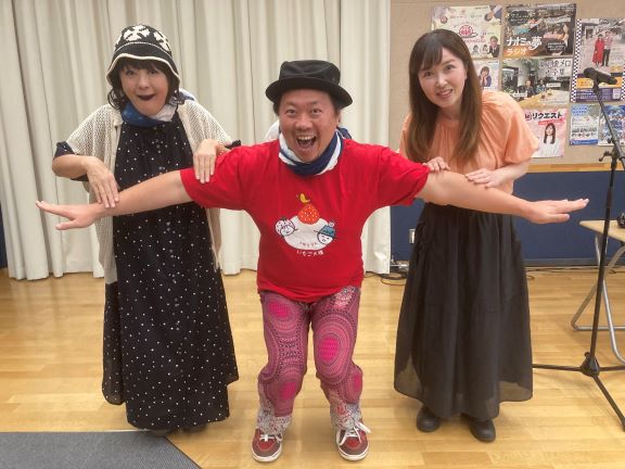 15周年のポーズを決める３人
