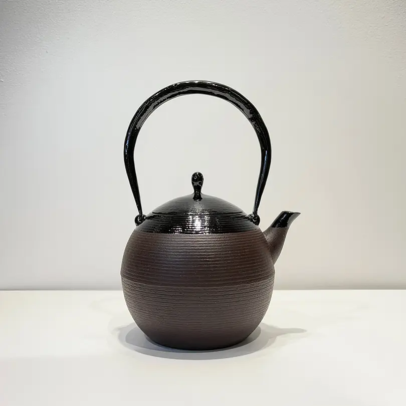 ［鈴木盛久工房］日の丸形鉄瓶 小／中