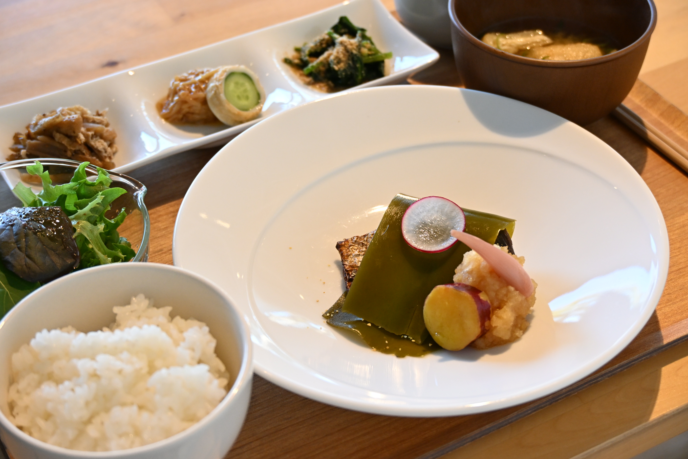 開放的な空間でいただく日替わりランチ「Life style shop & Dining COMO」高知県南国市