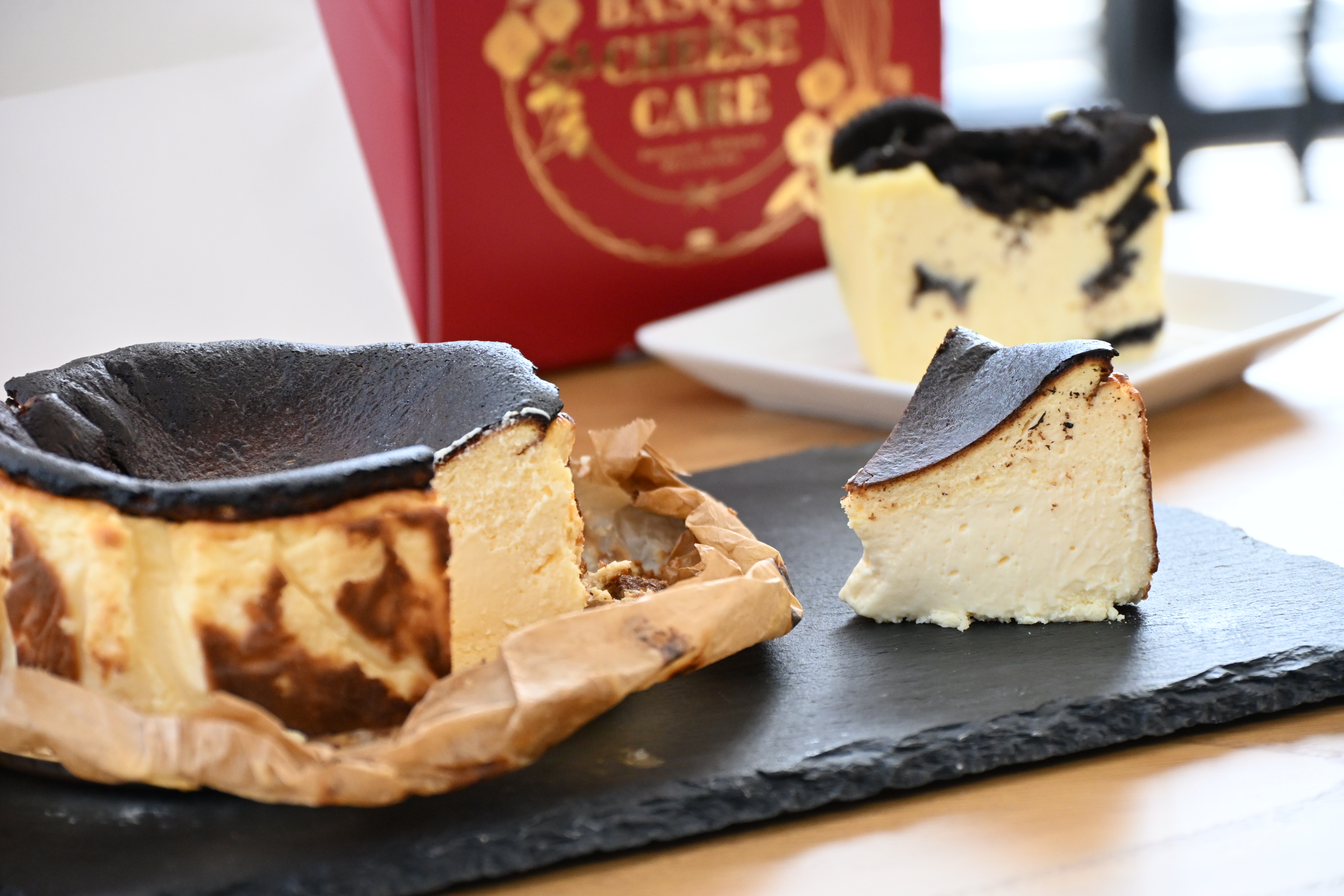 チーズケーキの概念が変わる！年間30,000個売れる「むすびスイーツ」のバスクチーズケーキ