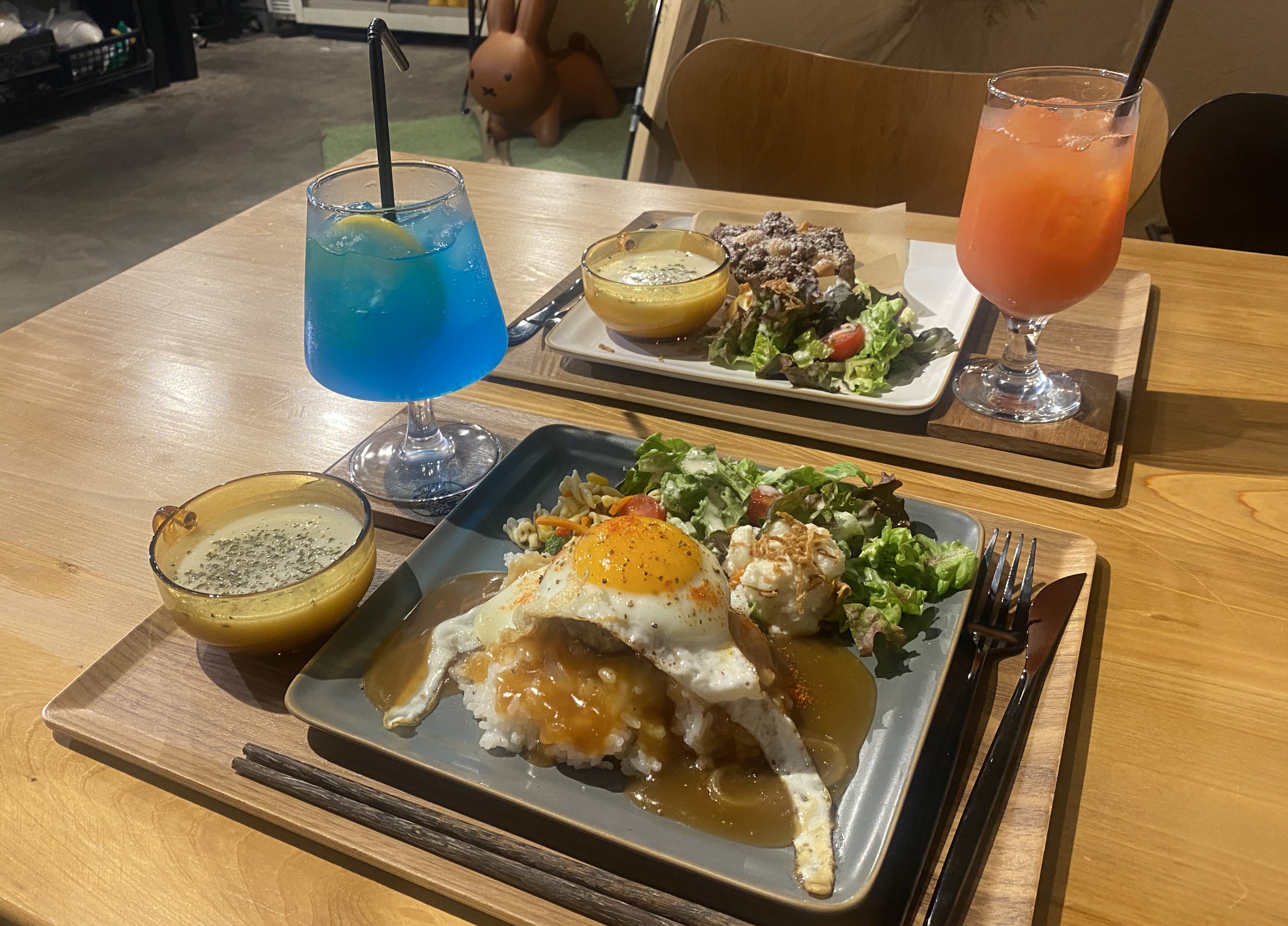 スタイリッシュだけどお子様連れも大歓迎！お洒落カフェ「The Node Hawaiian Cafe」