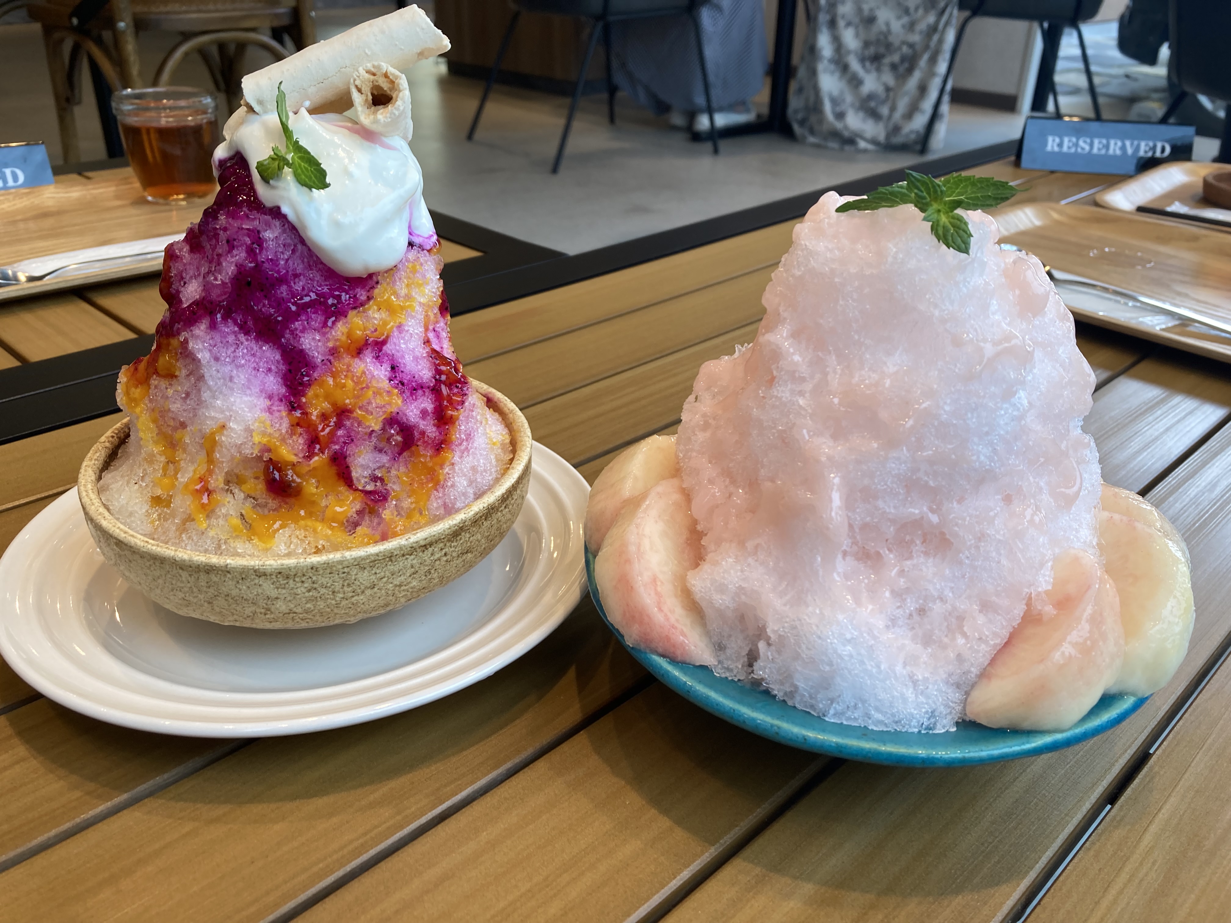 桃1玉分を使用！夏限定かき氷で至福のひととき「Pâtisserie + Café Mon sourire」高知市新本町