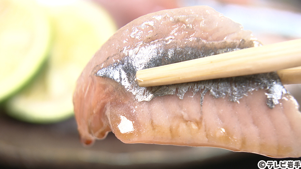 新鮮な秋刀魚を