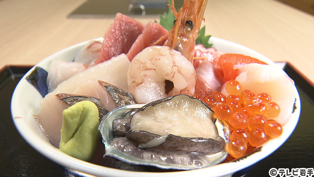 新鮮な秋刀魚を