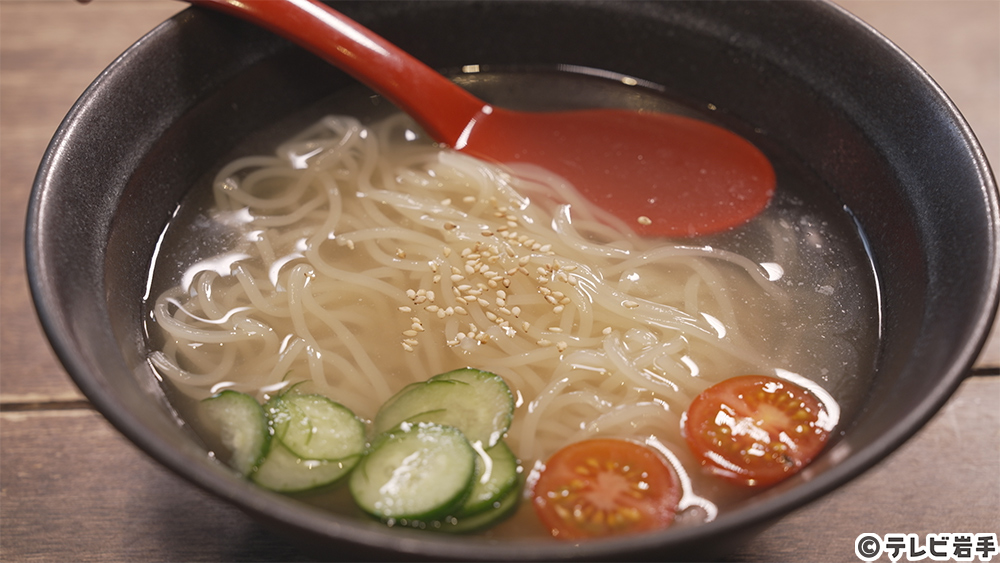 鶏白湯で煮込んだおでん