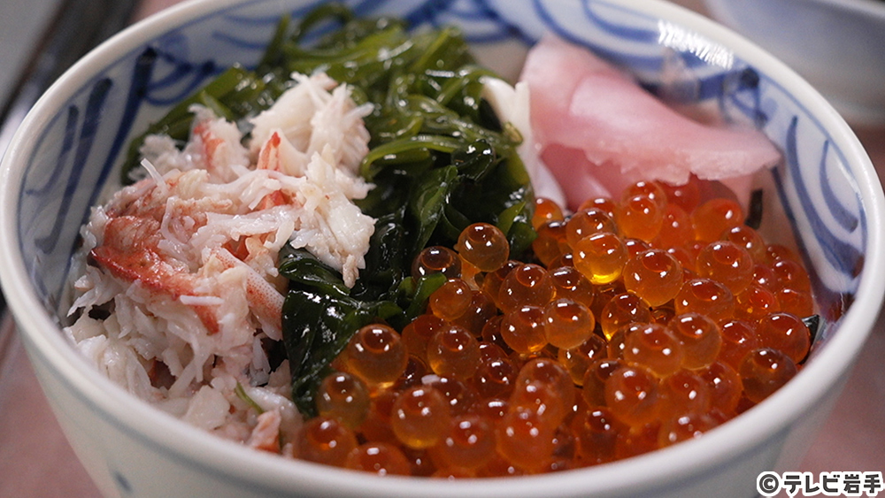 本場の毛ガニを味わう