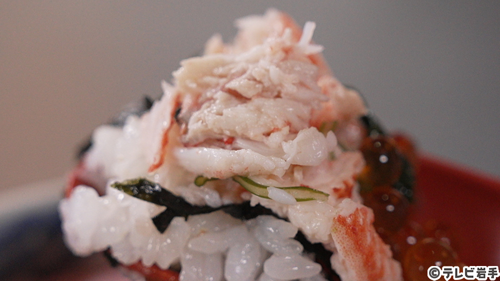 本場の毛ガニを味わう