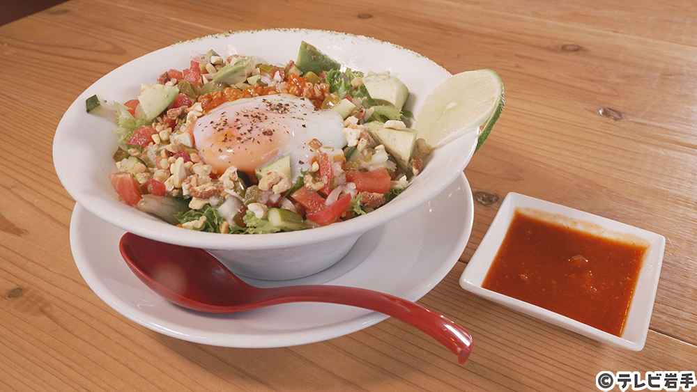 芳醇な香りの限定麺